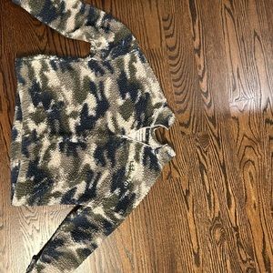 Grayson Threads size S camp quarter zip